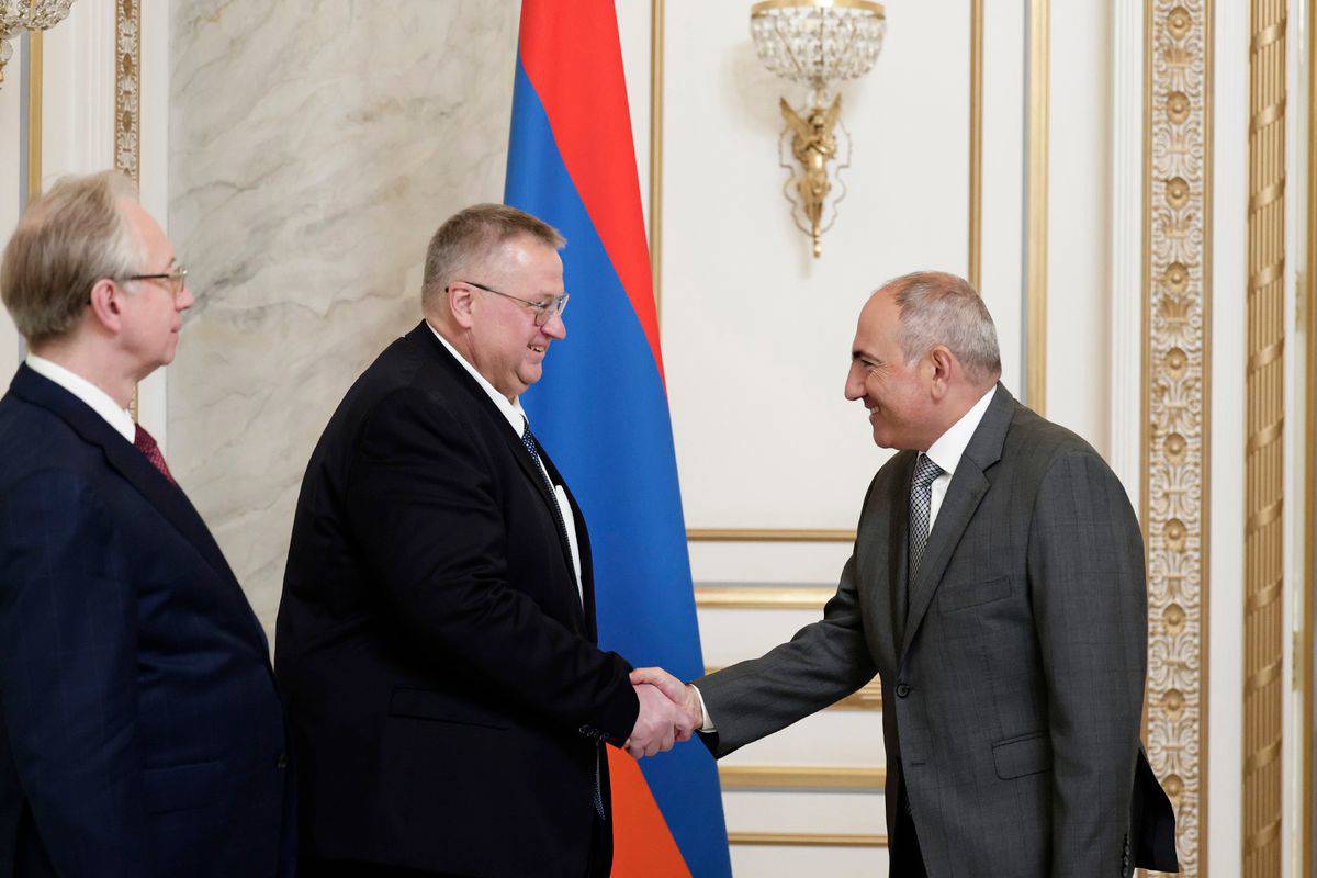 Ermenistan Avrasya Ekonomik Birliği ve Avrupa Birliği arasında seçim yapmak zorunda kalacak