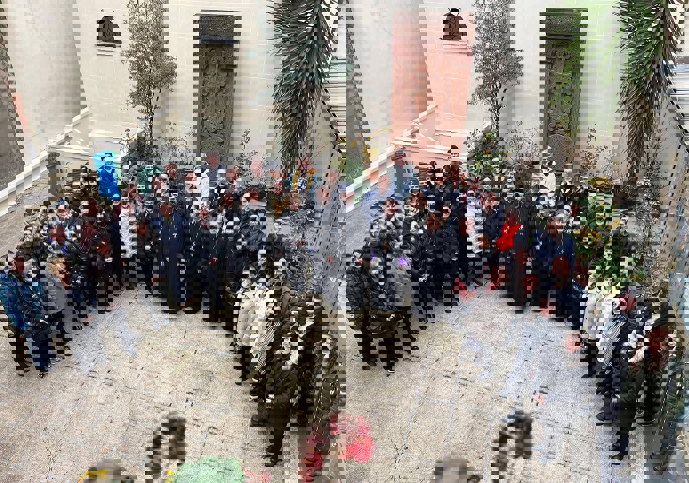 Լուսաւորիչ Երգչախումբը Ֆրանսահայոց Առաջնորդարանին Մէջ