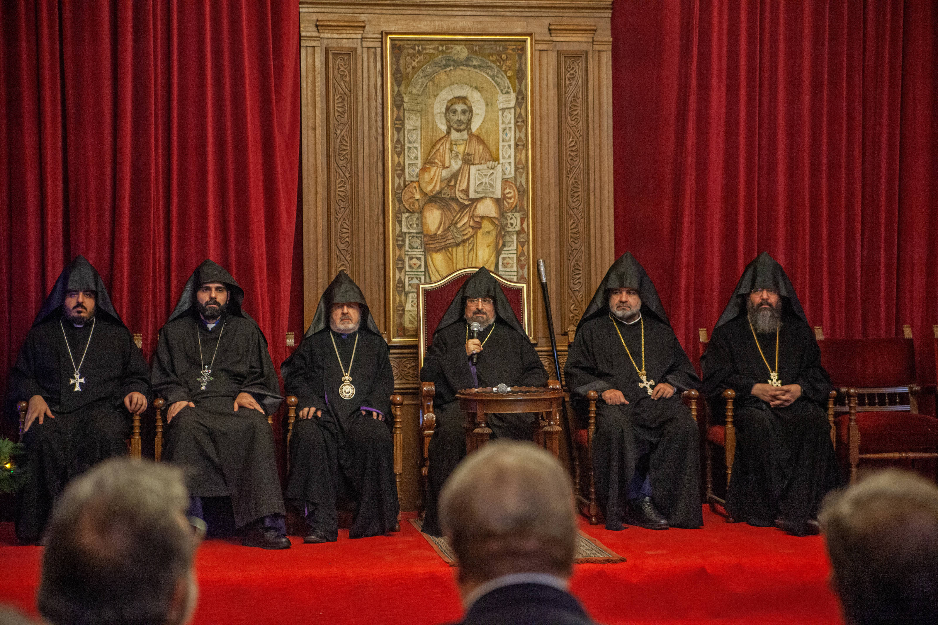 “Vakıflar burs yerine yoksullara yardıma öncelik verebilir”