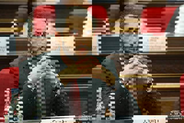 “İt ürür, kervan yürür”