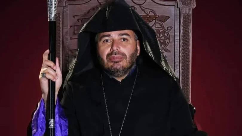 Görevden alınan Episkopos Saroyan geri dönüyor