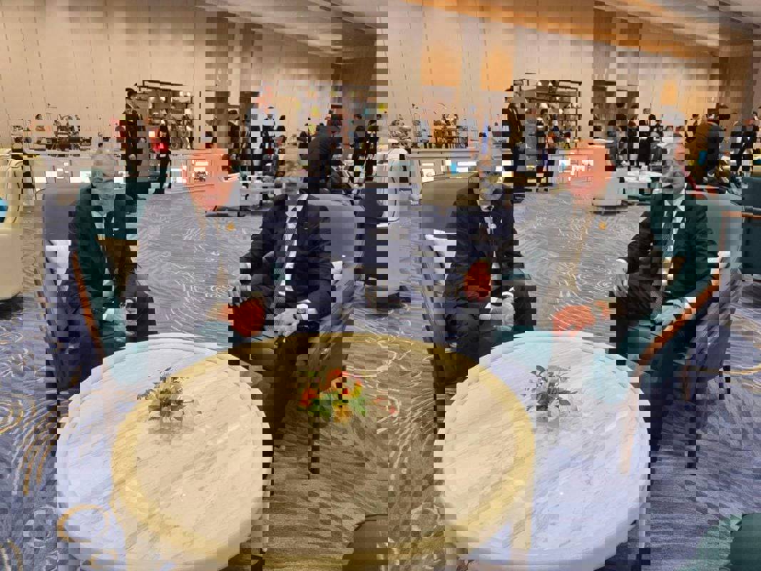 Aliyev ve Paşinyan'a 'insanlık kardeşliği' ödülü