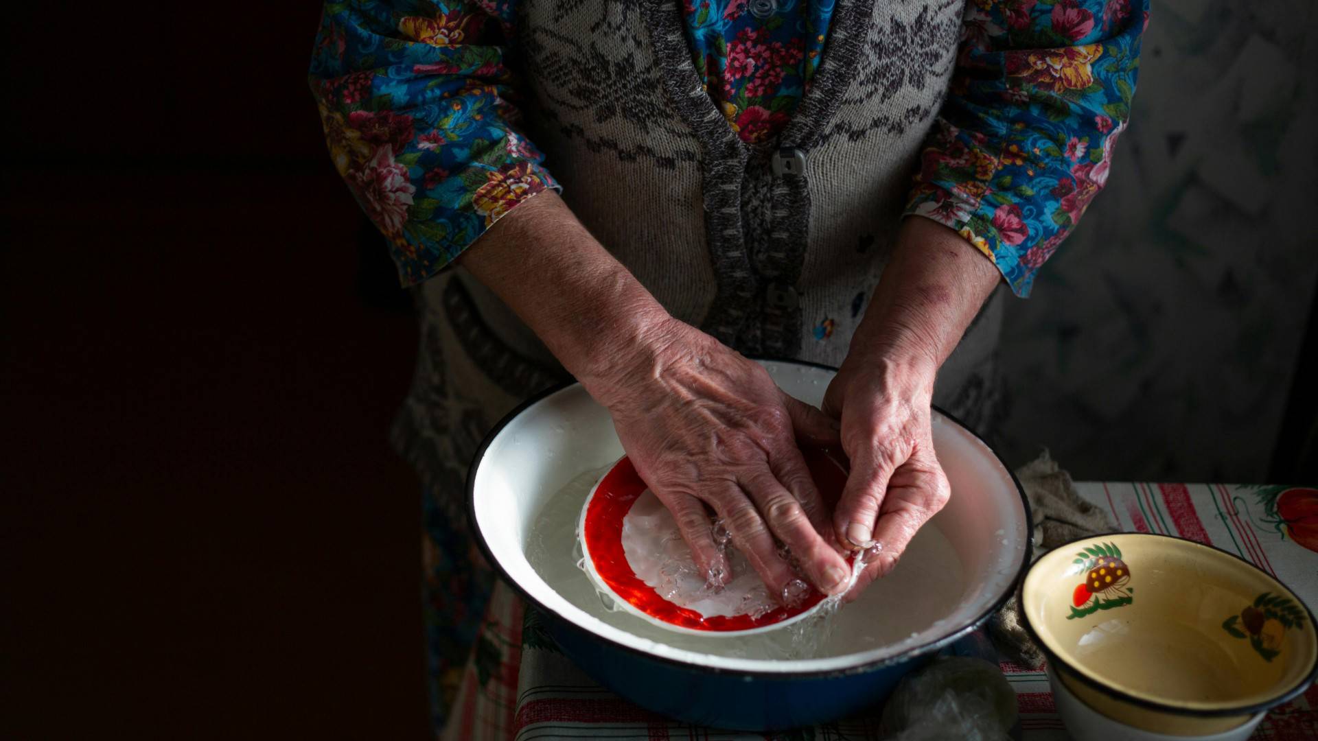 “72 yaşındayım, bana 94 yaşındaki annem bakıyor, dayanacak gücüm kalmadı”