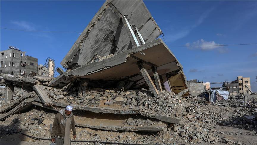 Ateşkesi ihlal eden İsrail ordusu Gazze Şeridi'ni bombalıyor
