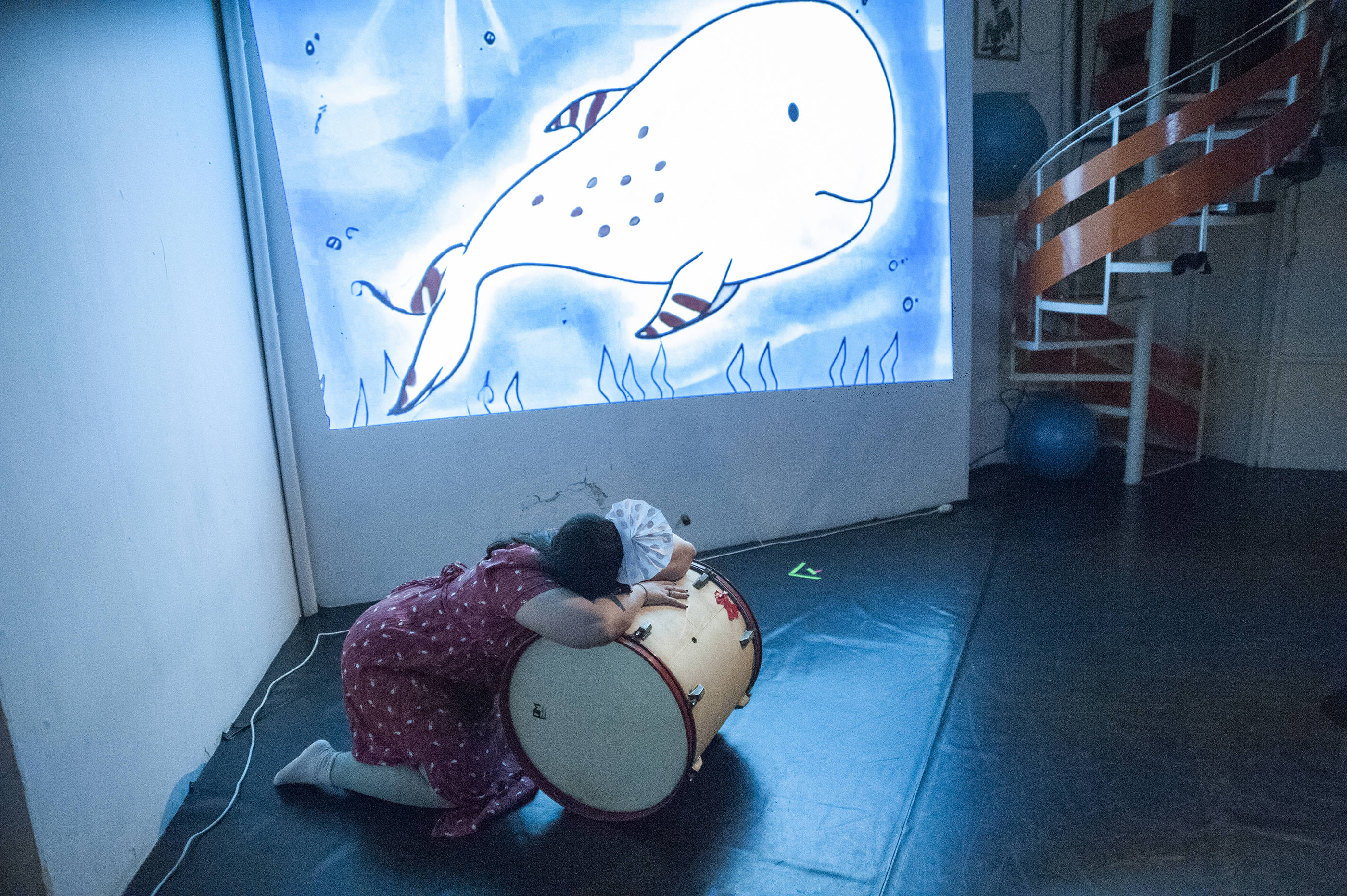 Sahnede yaratılan evren ve bir ihtiyacın ayak sesleri: "Garmılig"