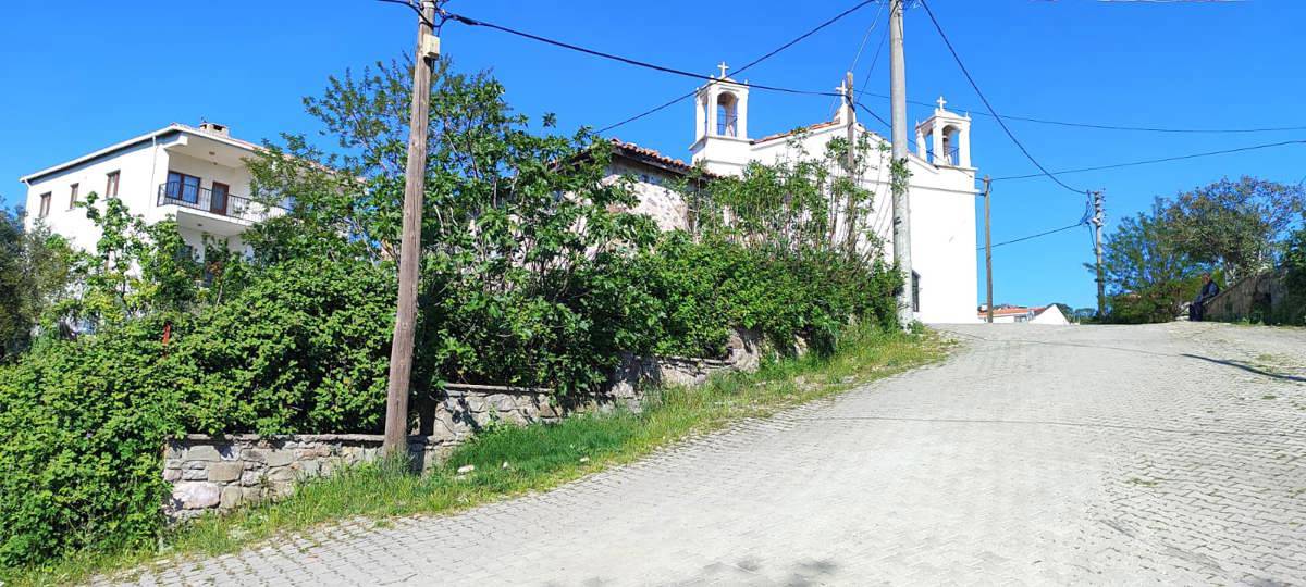 “Mezarlık üzerinde otel izni verilmesinin gerekçesi nedir?”