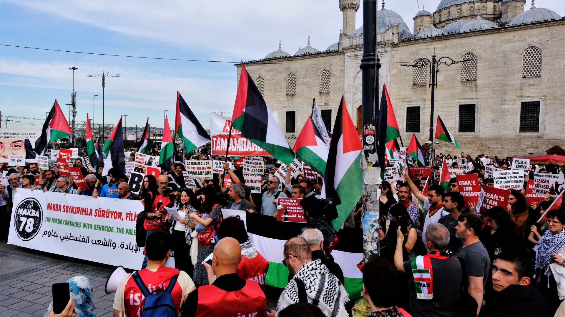 Filistin direnişi sürerken 78. yılında Nakba'yı anma yürüyüşü