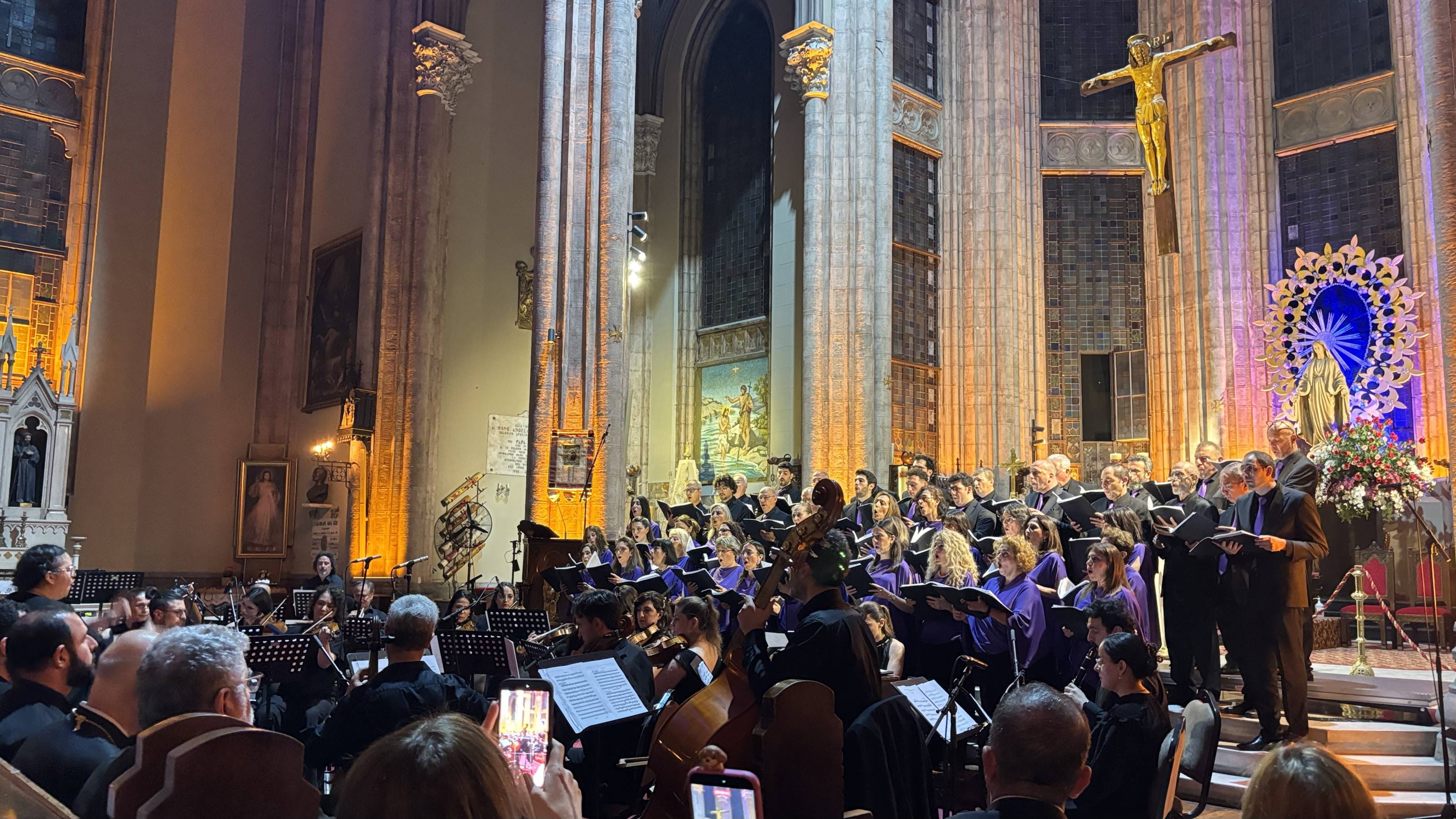 Echoes, Light, and Sacred Voices: A VOX Aeterna Night