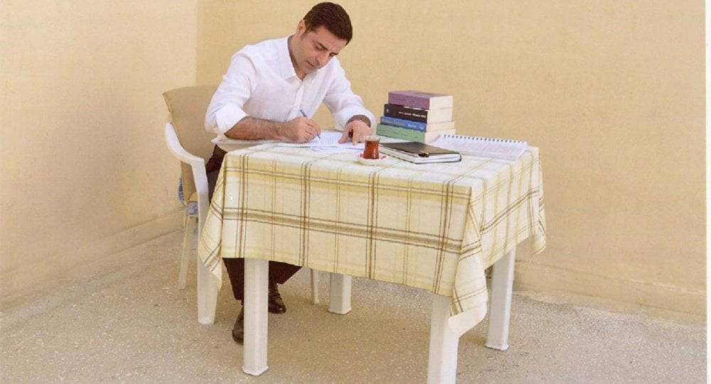 "Bak, güzel kardeşim; kesinlikle doğru yoldasın, aynen dewamke"