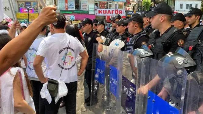 Ankara'da en az 40 öğretmen gözaltına alındı