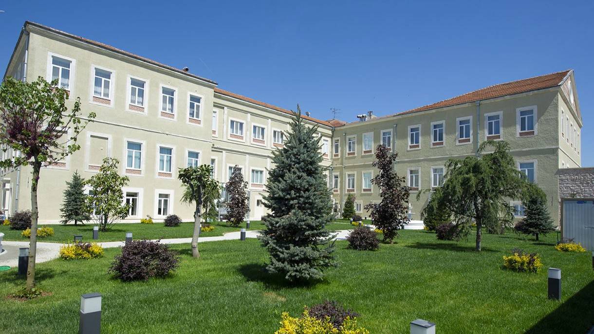Վեհանոյշն ալ անիշխանական էր տնազուրկը խնամած պահուն