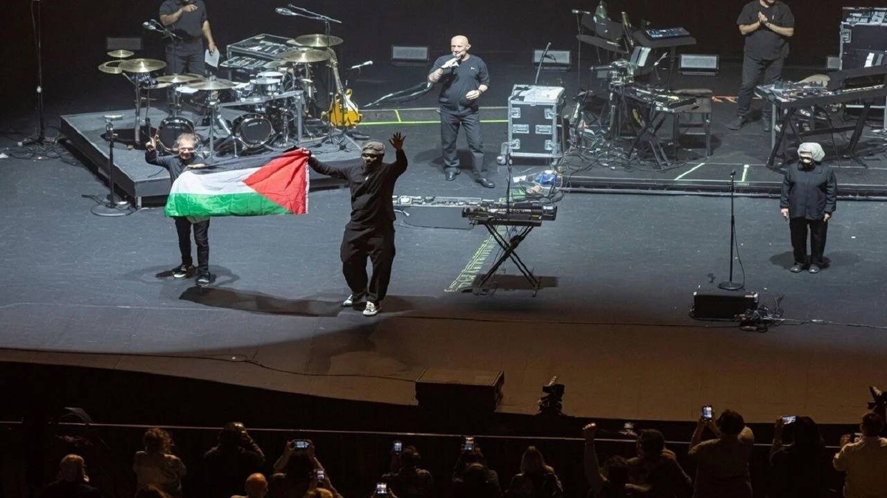Massive Attack üyelerine Filistin bayrağı nedeniyle Singapur yasağı