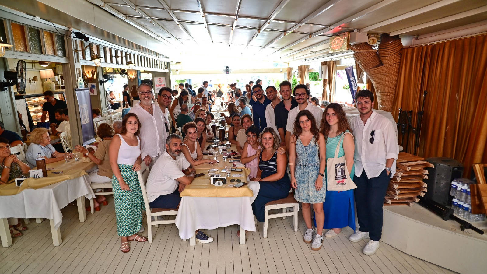 Getronagan alumni meet for breakfast