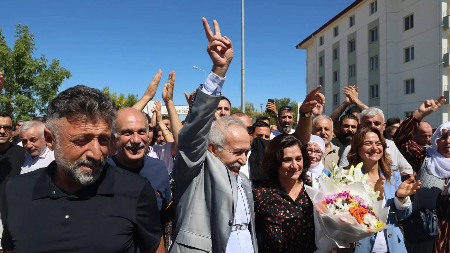 “Herkes evladını doya doya koklayabileceği günlere hazır olsun”