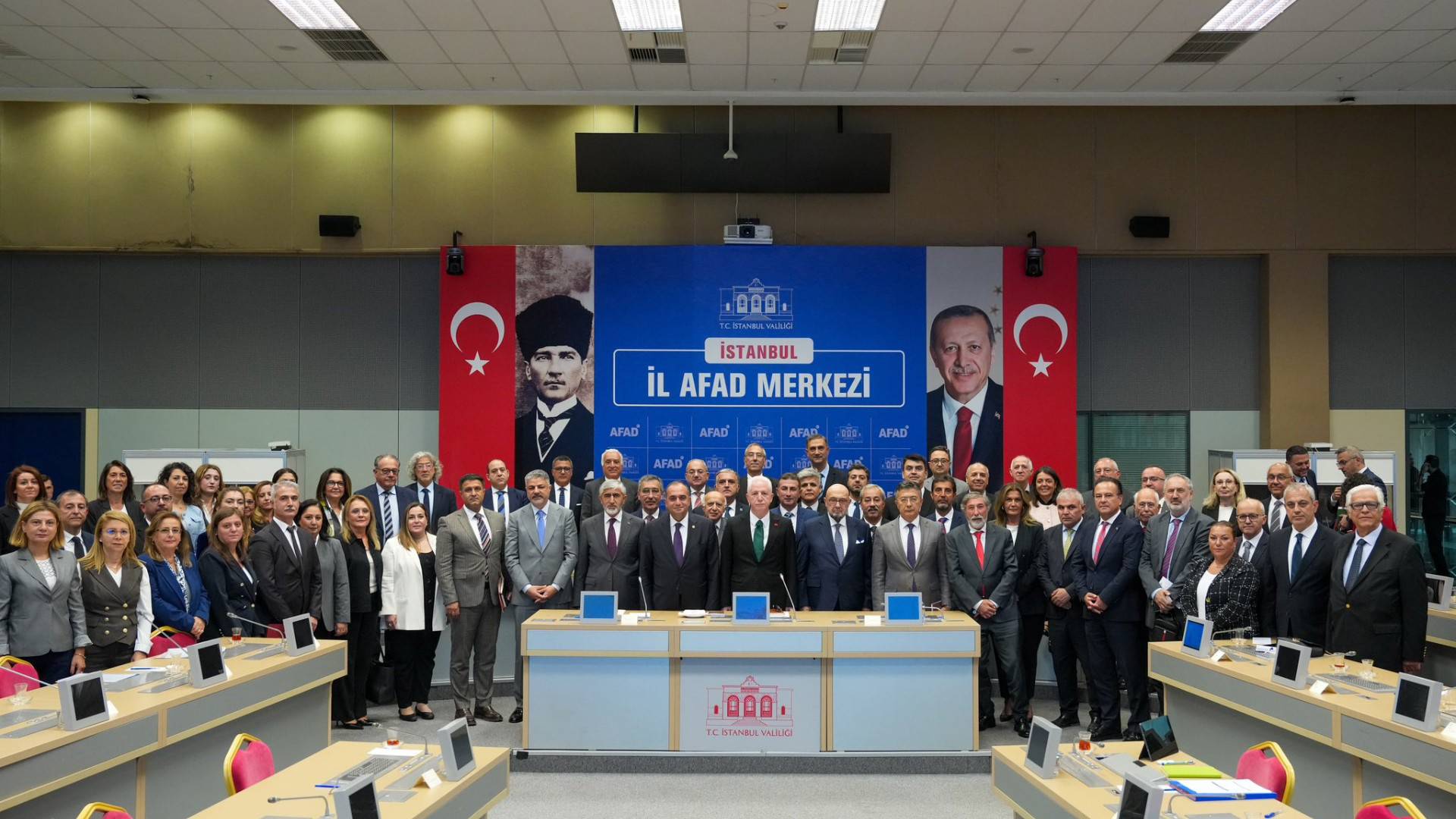 İstanbul Valisi’nden “deprem için bazı okulları birleştirin” önerisi