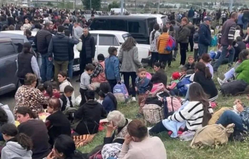Yerinden edilen 45 bin Karabağlı'ya vatandaşlık verildi