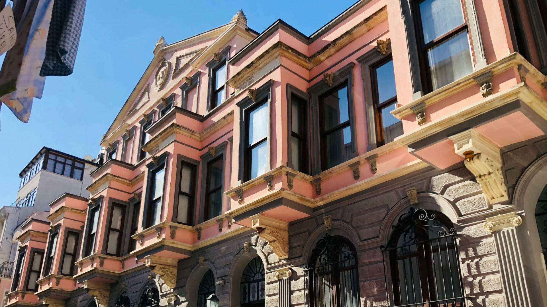 Kumkapı Vakfı’na ait bazı mallar için haciz işlemi