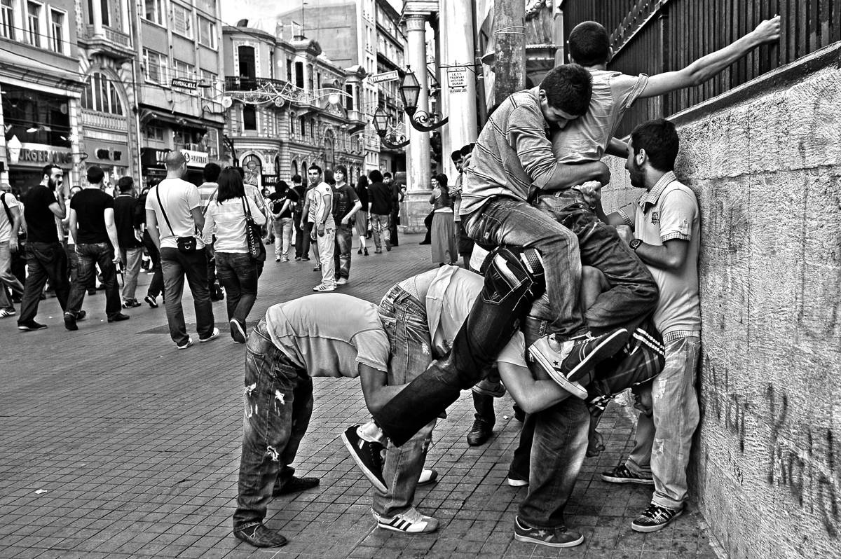 İstiklal’de ‘gözün eşeg’/lensler konuşabilseydi