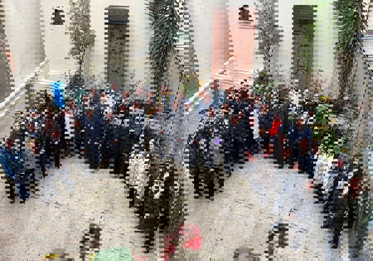 Լուսաւորիչ Երգչախումբը Ֆրանսահայոց Առաջնորդարանին Մէջ