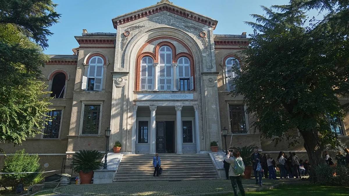 54 yıl önce kapanan okul açılır mı?