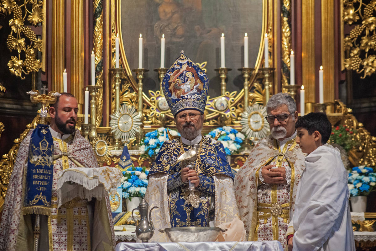 Surp Dzınunt kiliselerde kutlandı