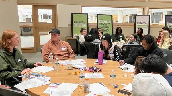 Սփիւռքի անփառունակ վիճակը եւ երիտասարդութիւնը