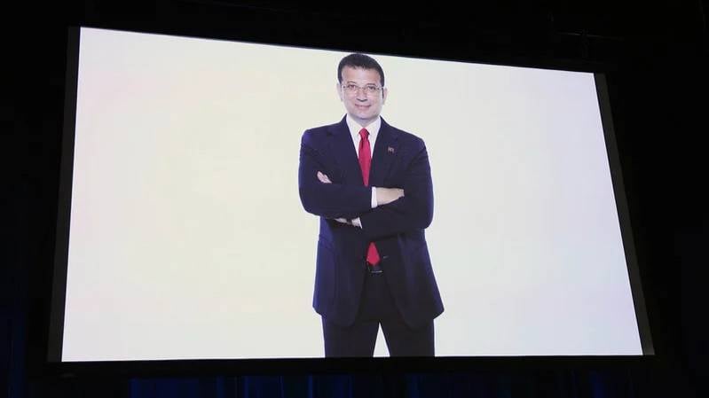 Görevi başında öldürülen belediye başkanının ödülü İmamoğlu'na