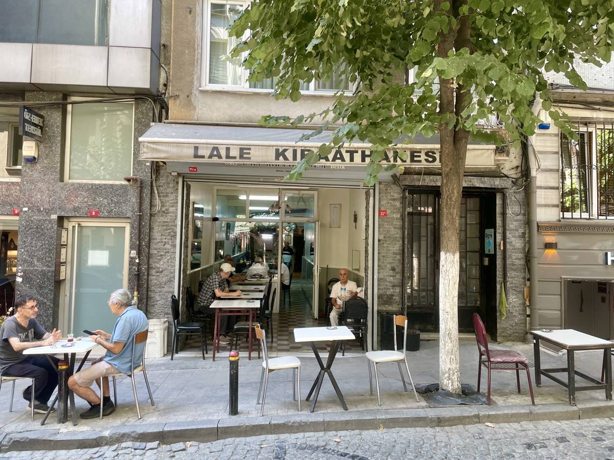 Pangaltı Lale Kıraathanesi kapandı