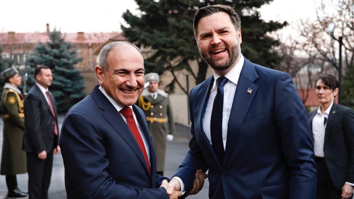 USA and Armenia sign a series of agreements