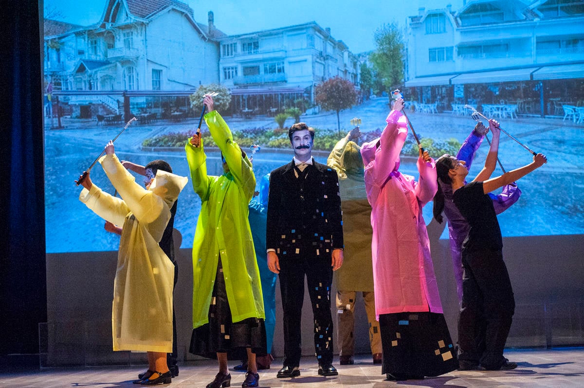 ‘Baronyan Yeniden Yükleniyor’,  alkışlarla