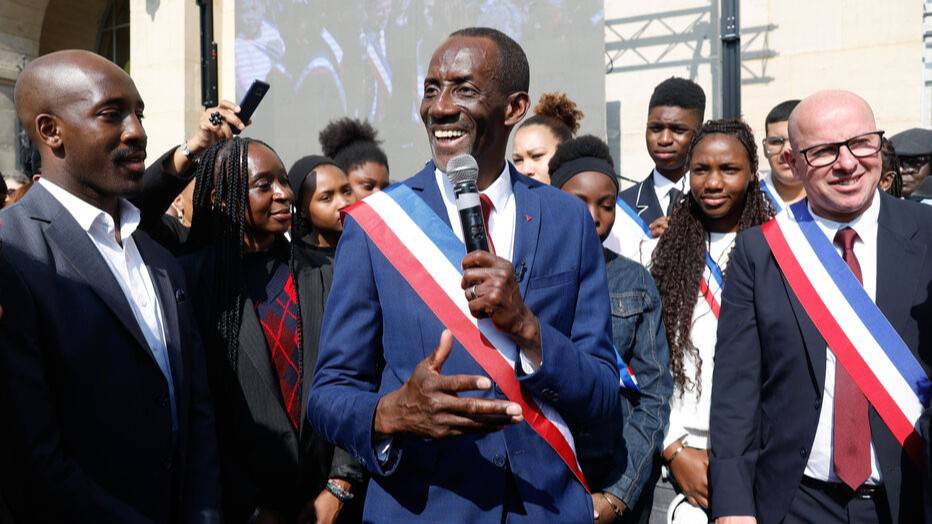 Bally Bagayoko, Saint-Denis banliyösünde 25 yıllık sosyalist yönetimi devirdi.