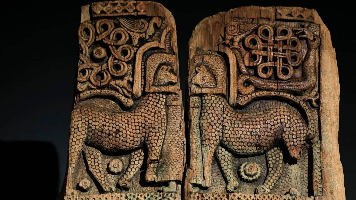 Londra'dan alınan Ermeni kilise kapısı, Yerevan'da sergileniyor