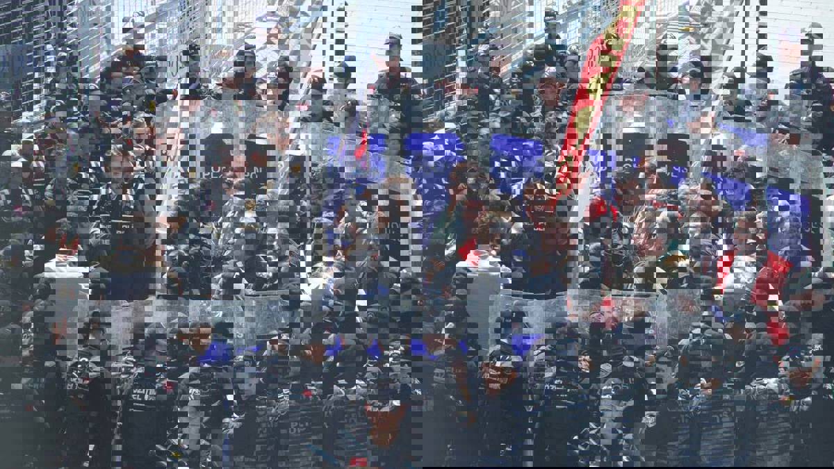 Taksim'de 1 Mayıs anmasına polis müdahalesi: Çok sayıda gözaltı