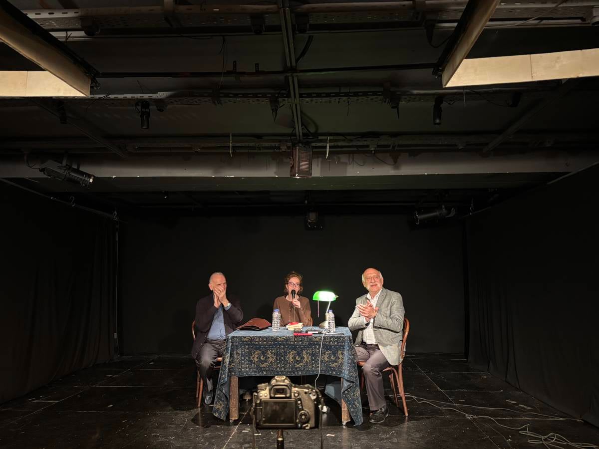 Betül Bakırcı’nın üstlendiği söyleşide Boğos Çalgıcıoğlu(sağda) ile yazar Barkev Balımyan.