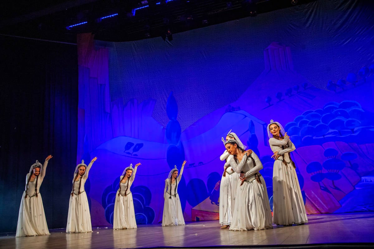 Maral’dan Dünya Dans Günü’ne özel gösteri