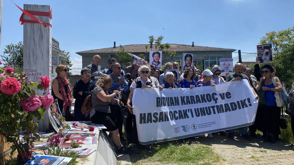 Rıdvan Karakoç ve Hasan Ocak mezarları başında anıldı