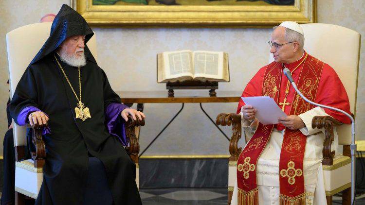 Katolikos Aram I'den Papa Leo'ya ilk resmi ziyaret