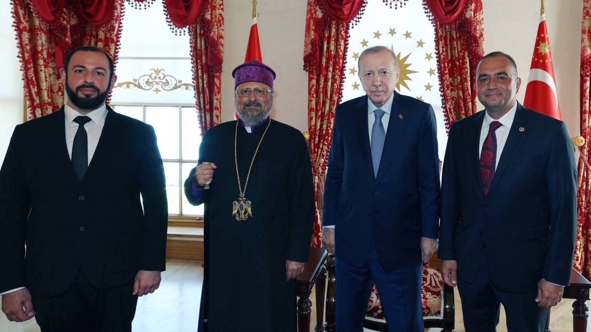 Պատրիարք Հայրը Ներկայացաւ Հանրապետութեան Նախագահին
