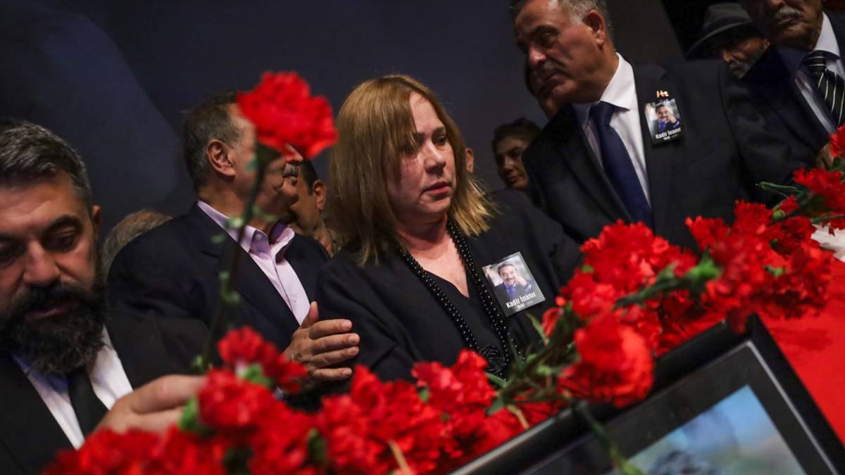 Kadir İnanır'a veda