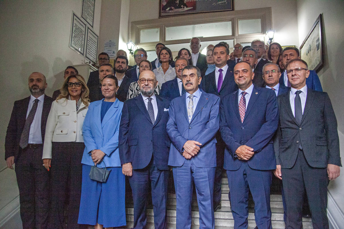 Yeni müfredat için bakanlıktan onay bekleniyor