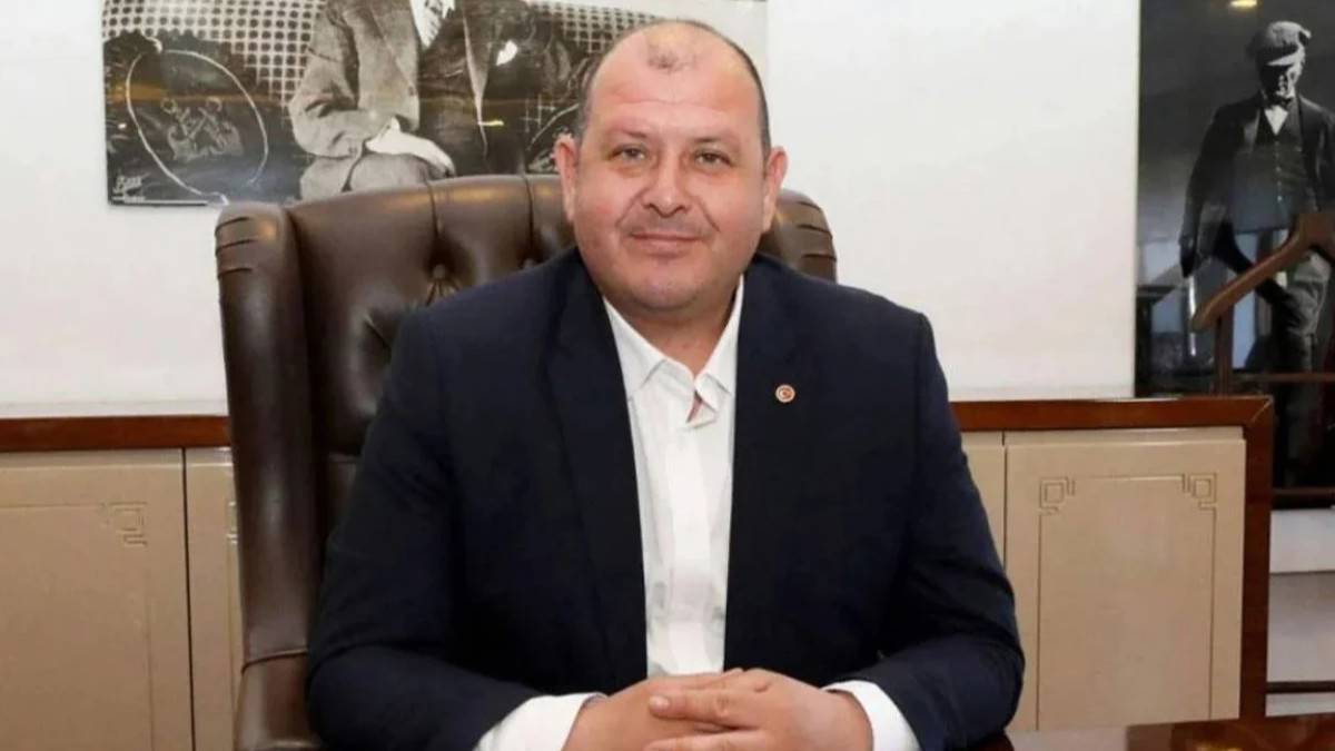 Tutuklanan Menderes Belediye Başkanı İlkay Çiçek CHP'den istifa etti