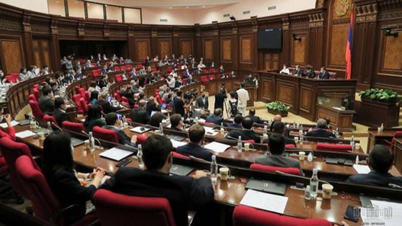 İki haftada kurulamayan Meclis, yeniden adlandırılan devlet