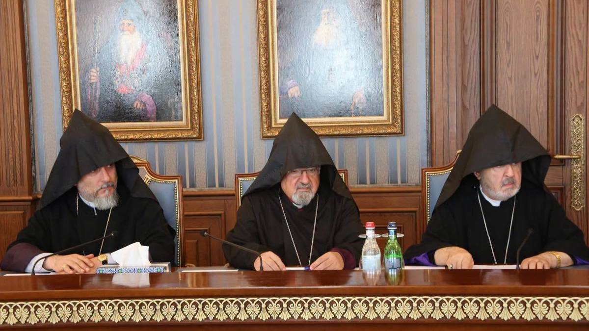 Գերագոյն Հոգեւոր Խորհուրդը հաւաքուեցաւ Մայր Աթոռի մէջ