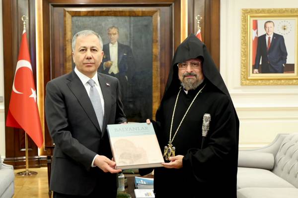 Պատրիարք Հայրը հանդիպումներ ունեցաւ Անգարայի մէջ