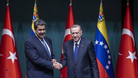 Maduro "Türkiye'ye git" teklifini reddetti, Trump operasyonu başlattı