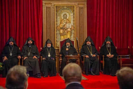 “Vakıflar burs yerine yoksullara yardıma öncelik verebilir”