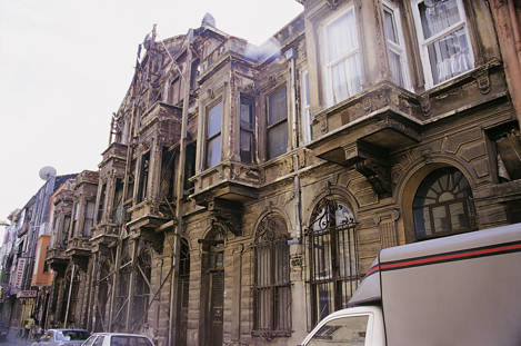 Կարծես քիչ էին մեր հոգերը