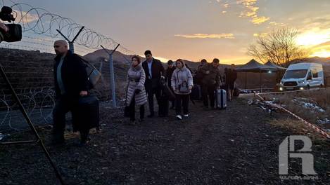 Azerbaycan STK temsilcileri, kara sınırından Ermenistan’a geldi