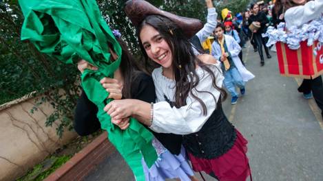 Paregentan Enthusiasm at Karagözyan