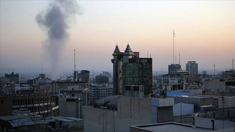 İran'da ölü sayısı 1,300'e ulaştı, İsrail Mehrabad Havalimanı'nı vurdu